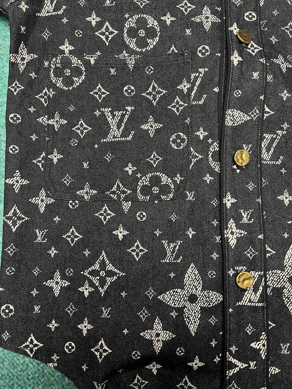 LV SHIRT 110801 - shayn.ox