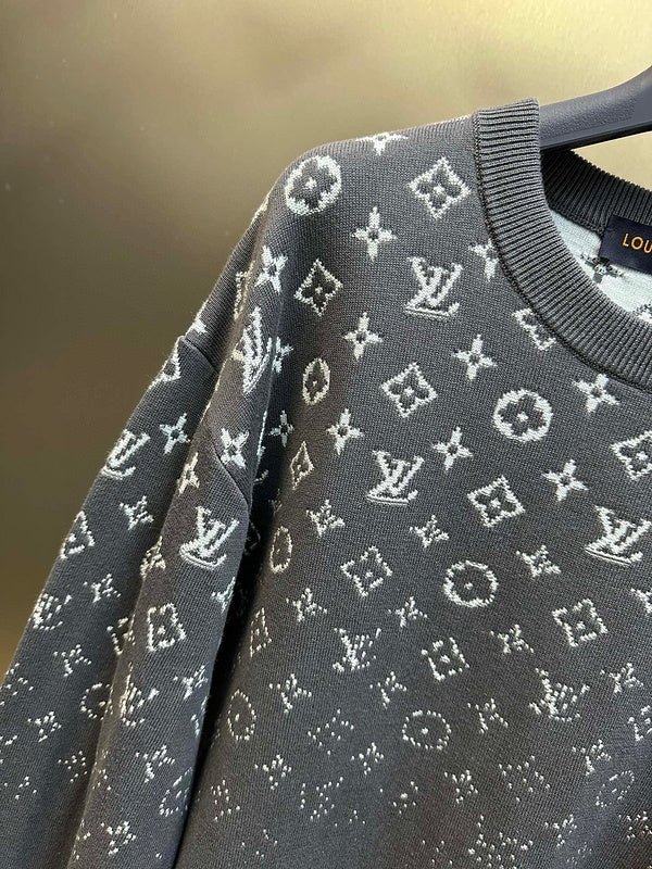 LV SHIRT 122380 - shayn.ox